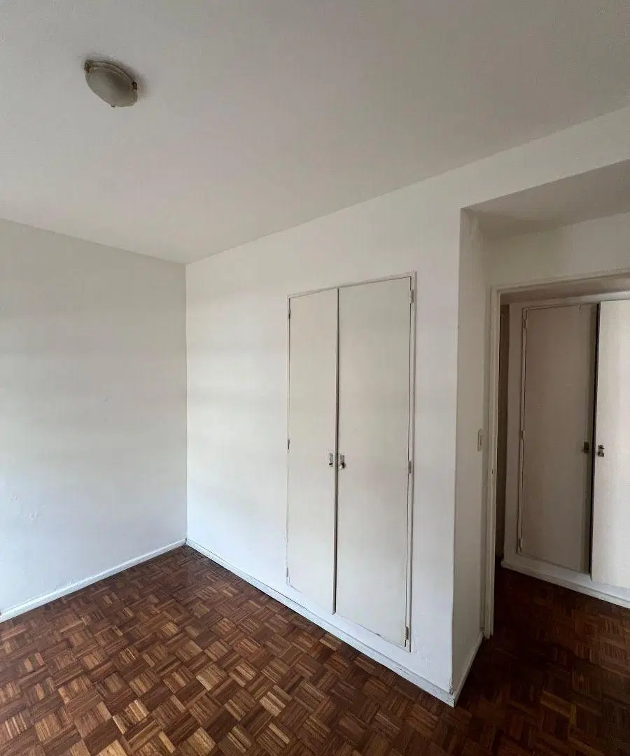 APTO PROFESIONAL, SUPER LUMINOSO PISO ALTO CON BALCÓN 2