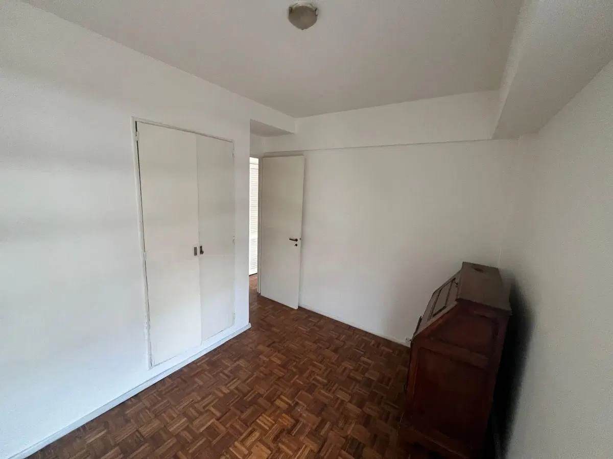 APTO PROFESIONAL, SUPER LUMINOSO PISO ALTO CON BALCÓN 5