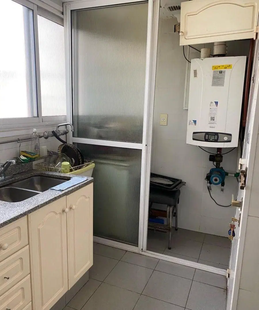 AMOBLADO Con Gran Terraza y Balcón, 4 Ambientes Luminoso en Piso Alto en Pleno Recoleta - CON COCHER 5