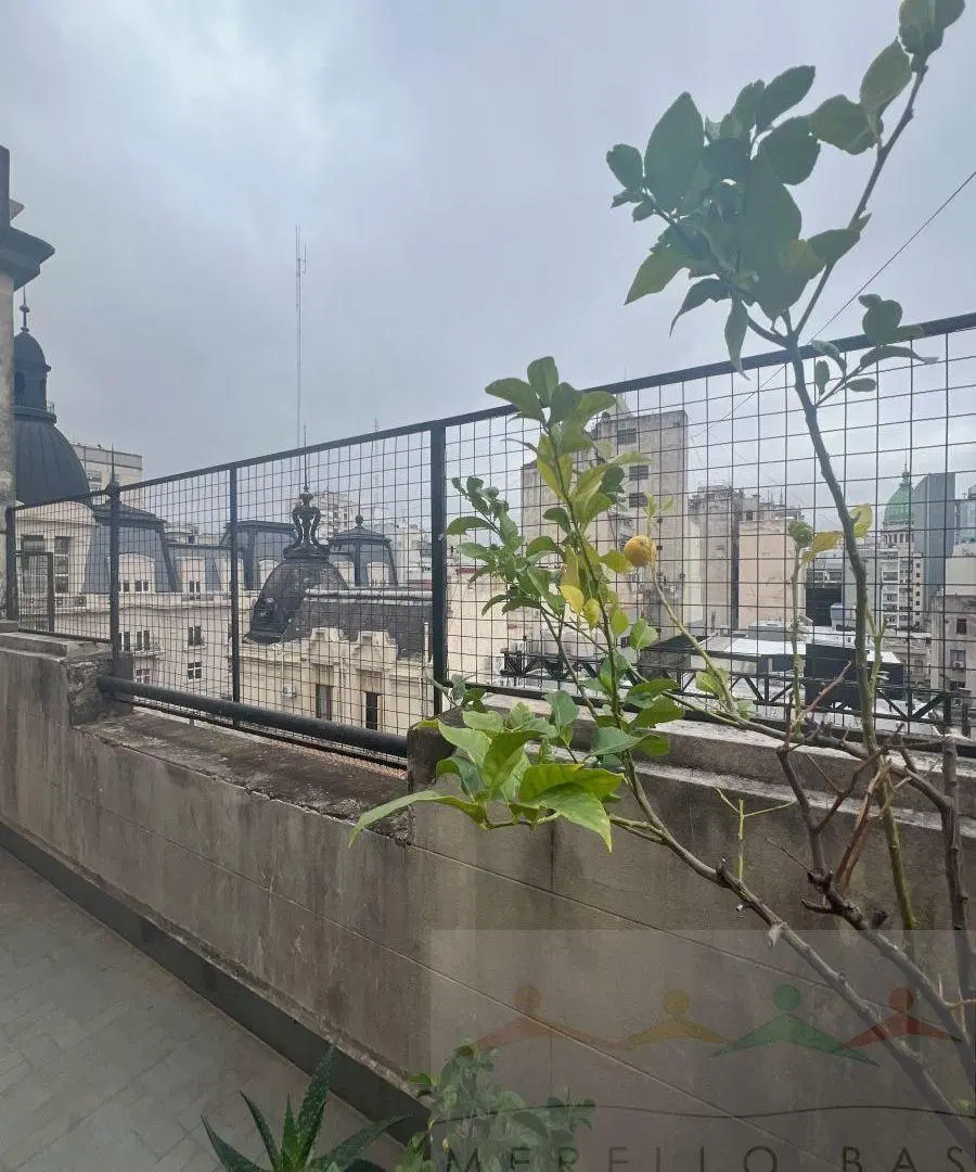 Piso de época con vistas a las cúpulas de Buenos Aires | 131 m² | 3 dormitorios + dependencia 3