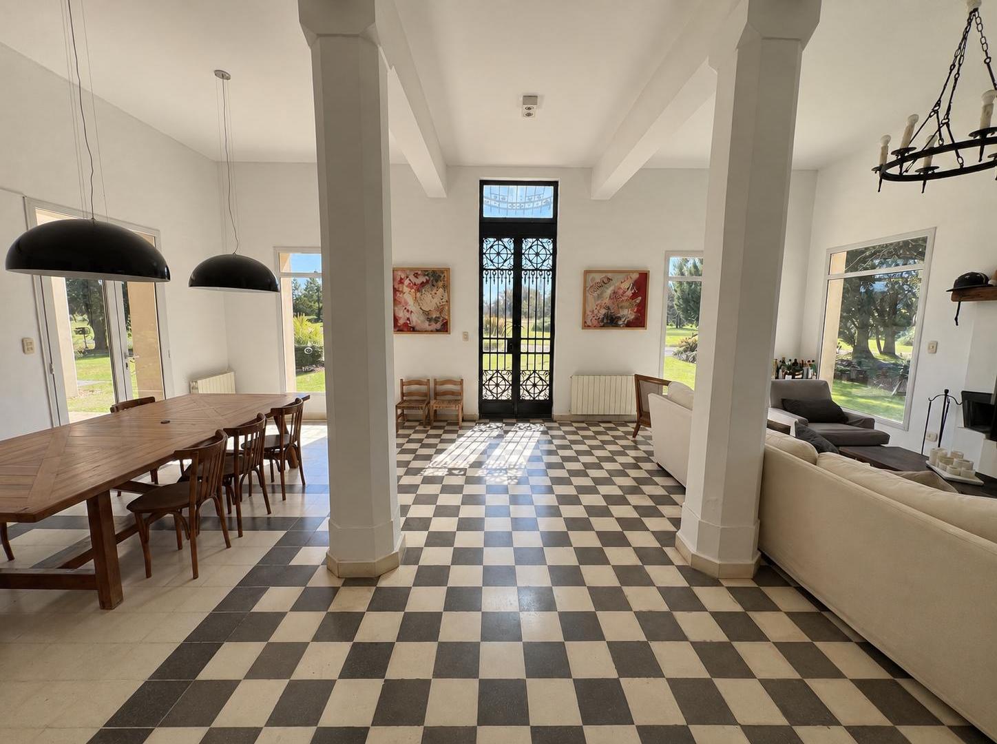 Foto de En 2 Lotes, Casa de 3 Dorm. + Loft Independiente, con Pileta y Jardín, imagen 2