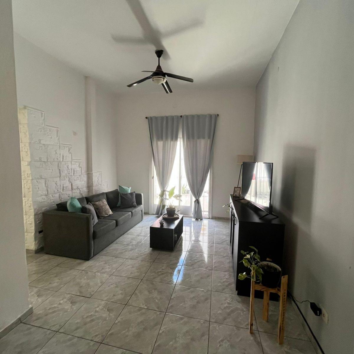Villa Devoto. Vendemos PH en Duplex 5 Amb. Medidas Generosas. Patio y Balcon. 2