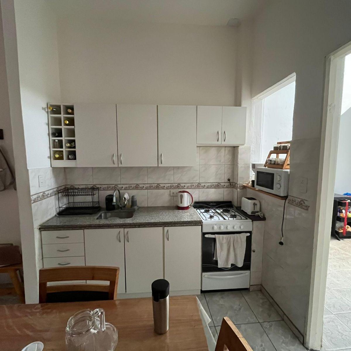 Villa Devoto. Vendemos PH en Duplex 5 Amb. Medidas Generosas. Patio y Balcon. 3
