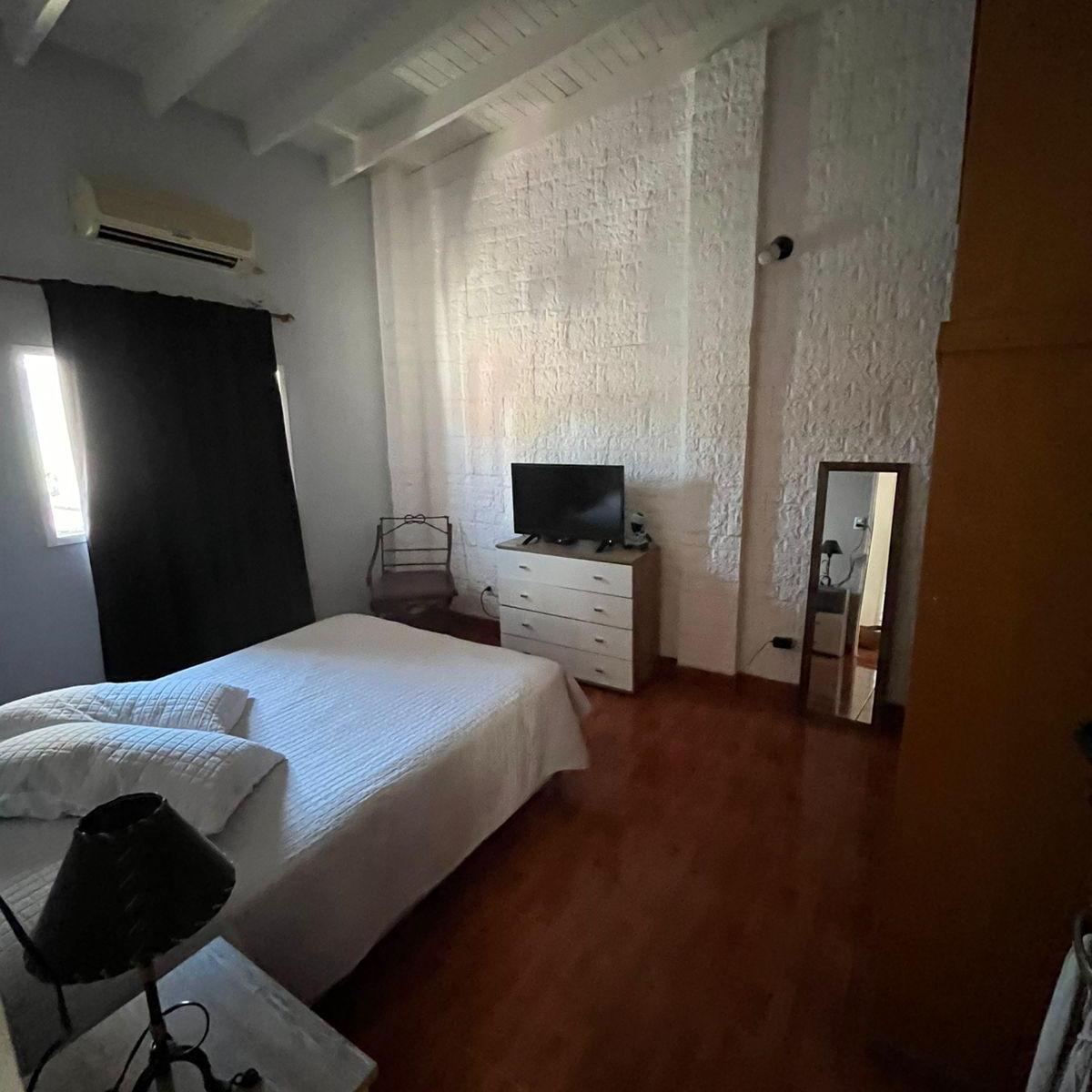 Villa Devoto. Vendemos PH en Duplex 5 Amb. Medidas Generosas. Patio y Balcon. 5
