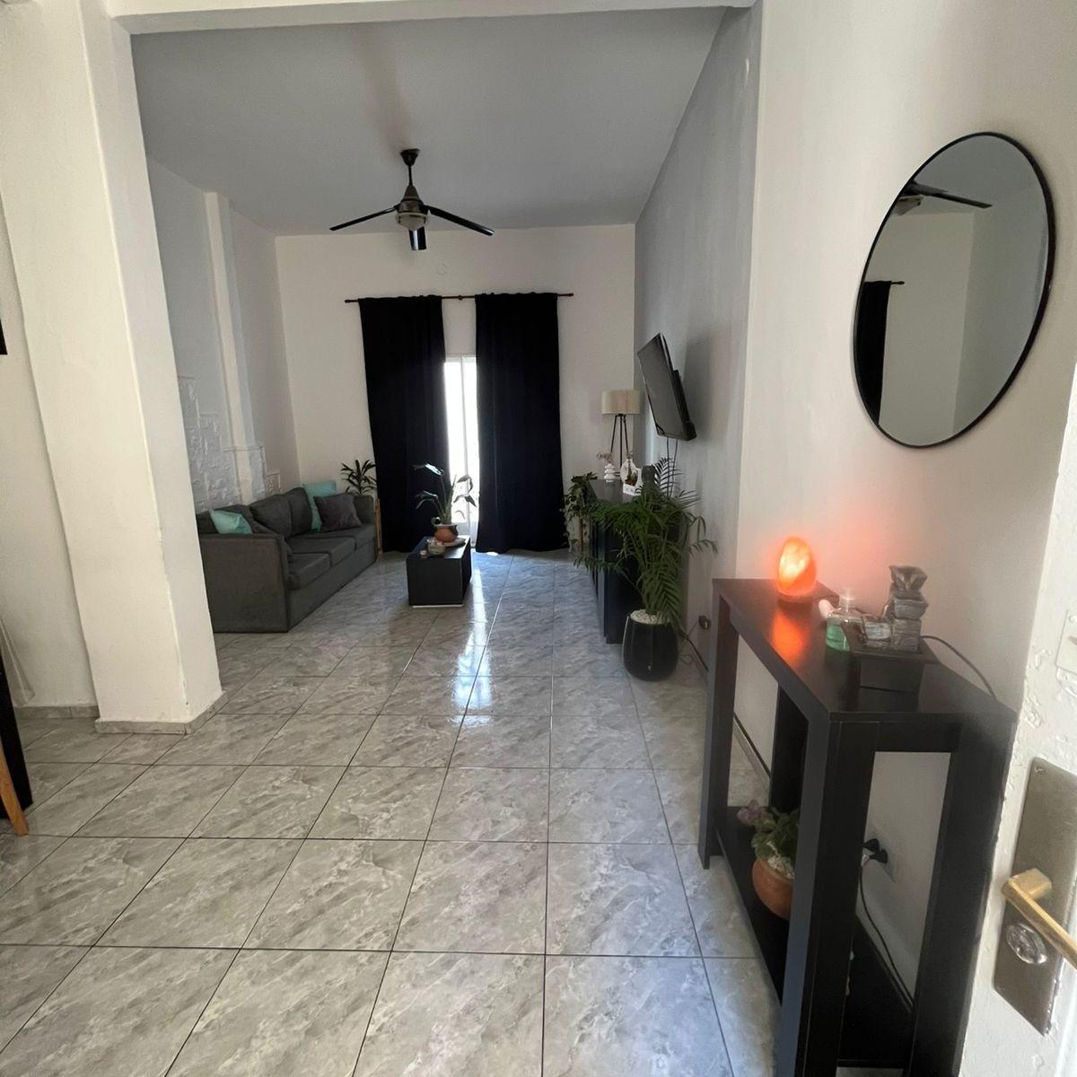 Villa Devoto. Vendemos PH en Duplex 5 Amb. Medidas Generosas. Patio y Balcon. 2