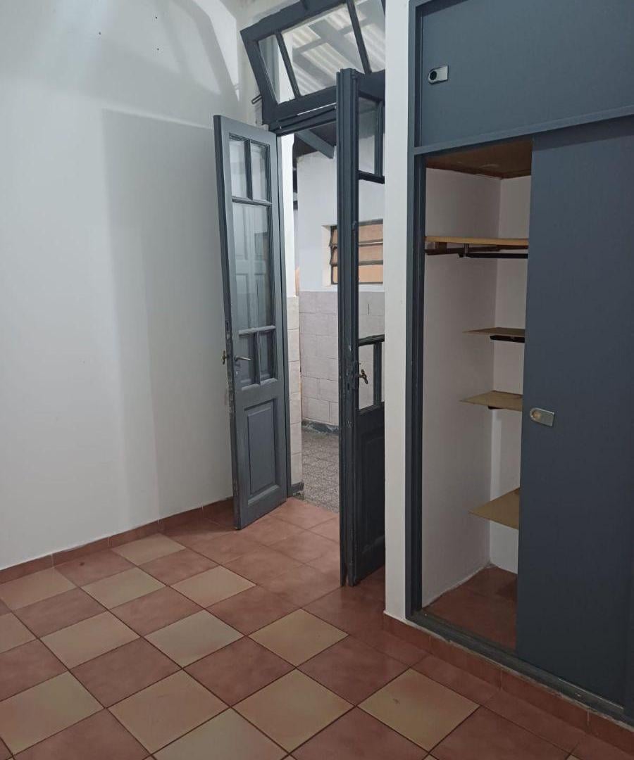 Foto de PH de 70 m² con 2 habitaciones en alquiler en Balvanera, imagen 3