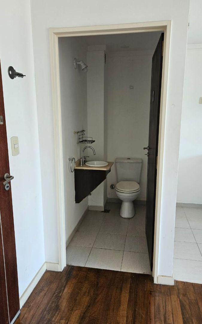Foto de VILLA URQUIZA. VENDO 2 AMB. UNICO. EN ZONA EXQUISITA. AMPLIO Y LUMINOSO, imagen 3