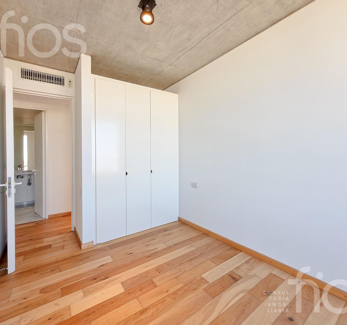 Venta Semipiso de Tres Dorm. con Terraza, Balcón y Amenities en Arroyito 3
