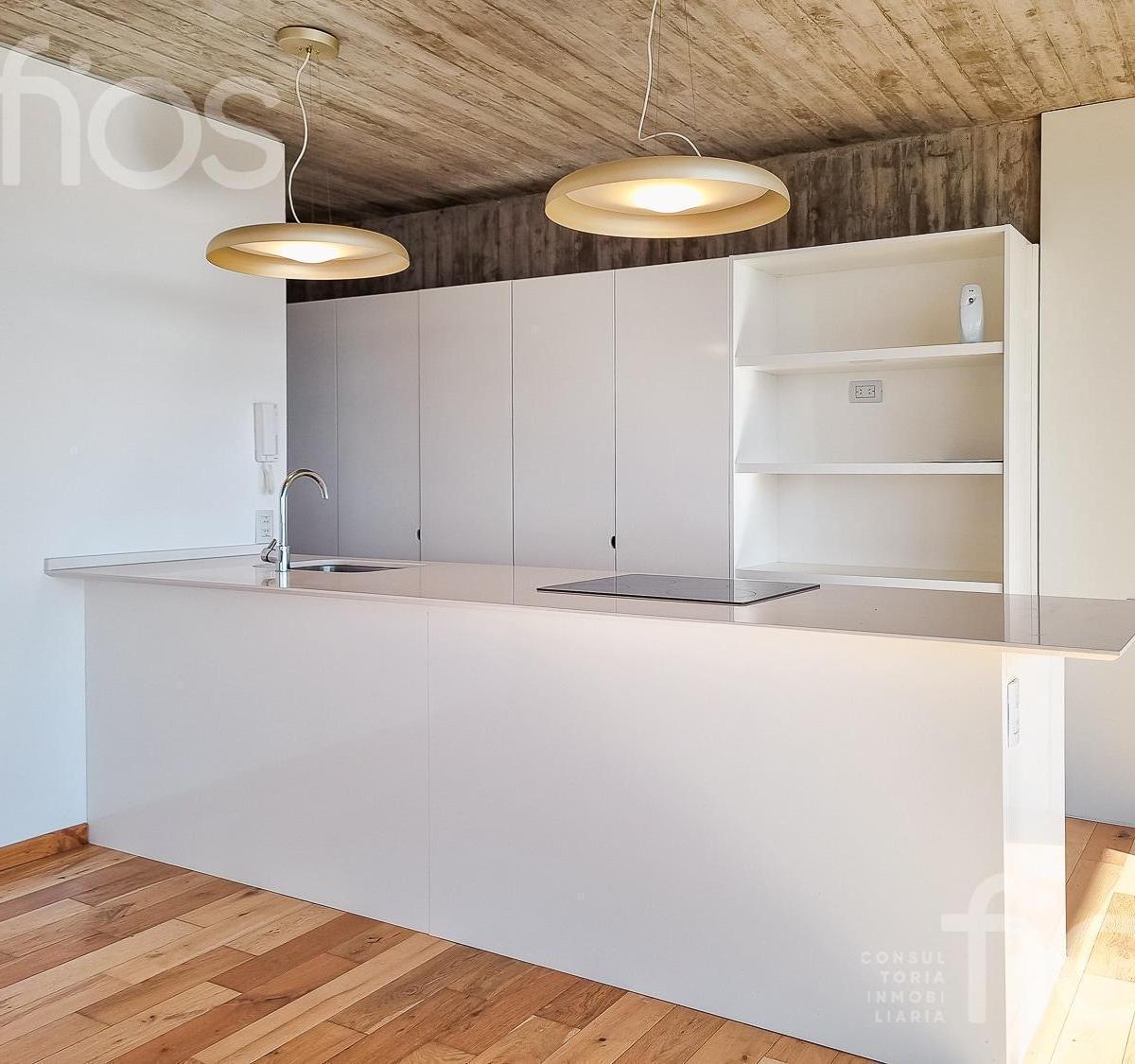 Venta Semipiso de Tres Dorm. con Terraza, Balcón y Amenities en Arroyito 5