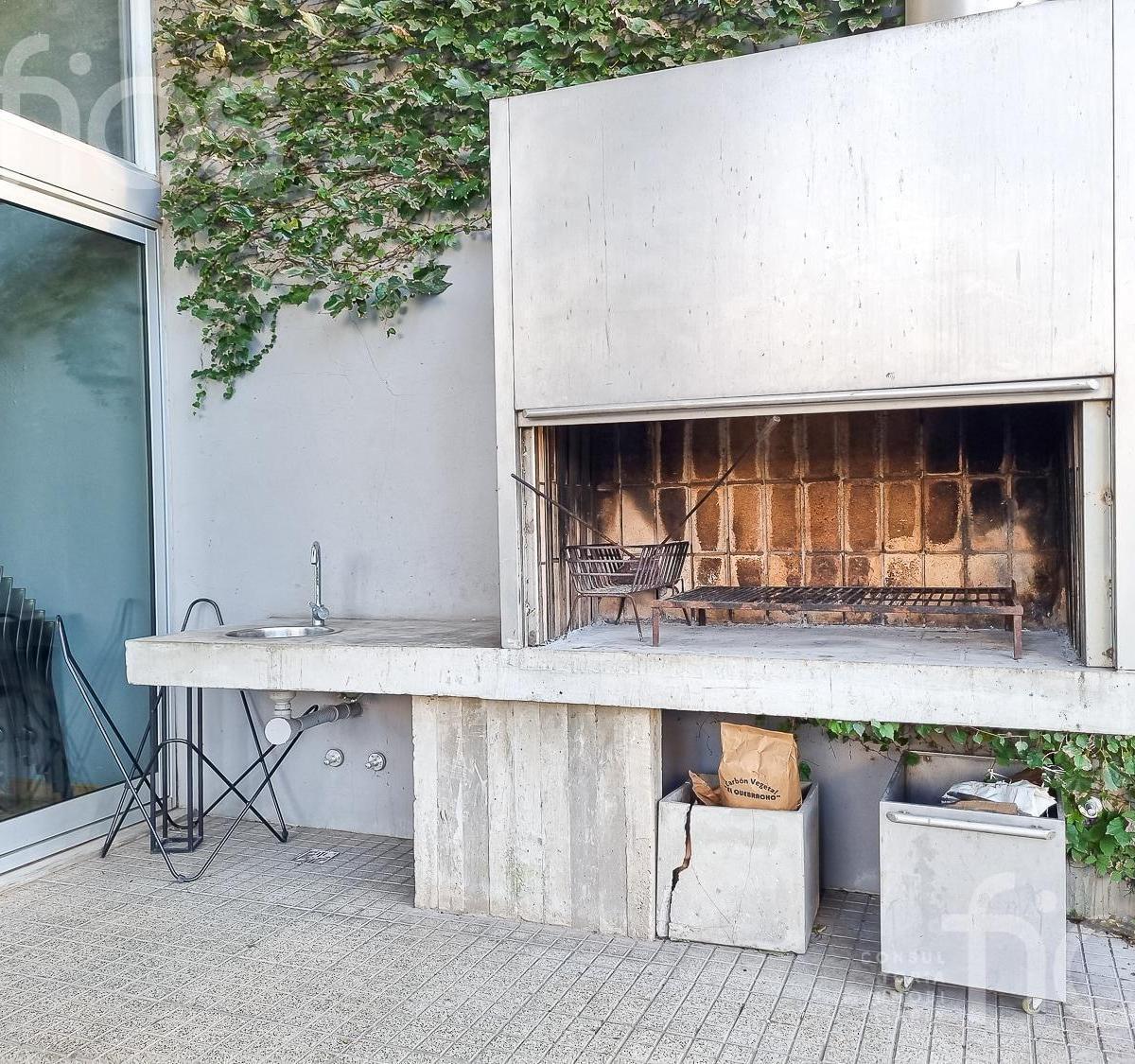 Venta Semipiso de Categoria de Tres Dorm. con Terraza, Balcón y Amenities en Arroyito 5