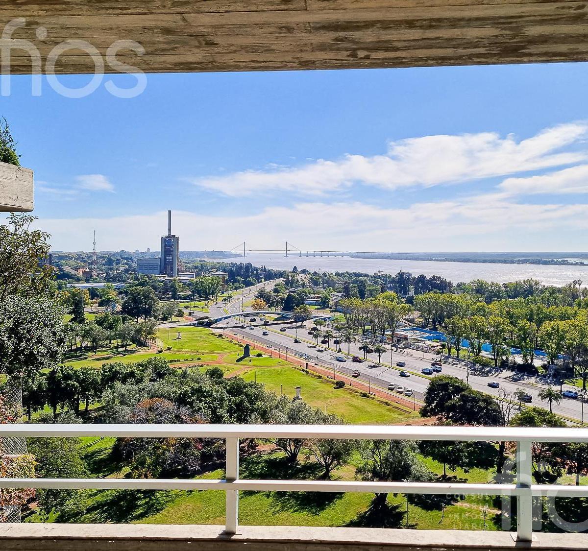 Venta Semipiso de Categoria de Tres Dorm. con Terraza, Balcón y Amenities en Arroyito 1