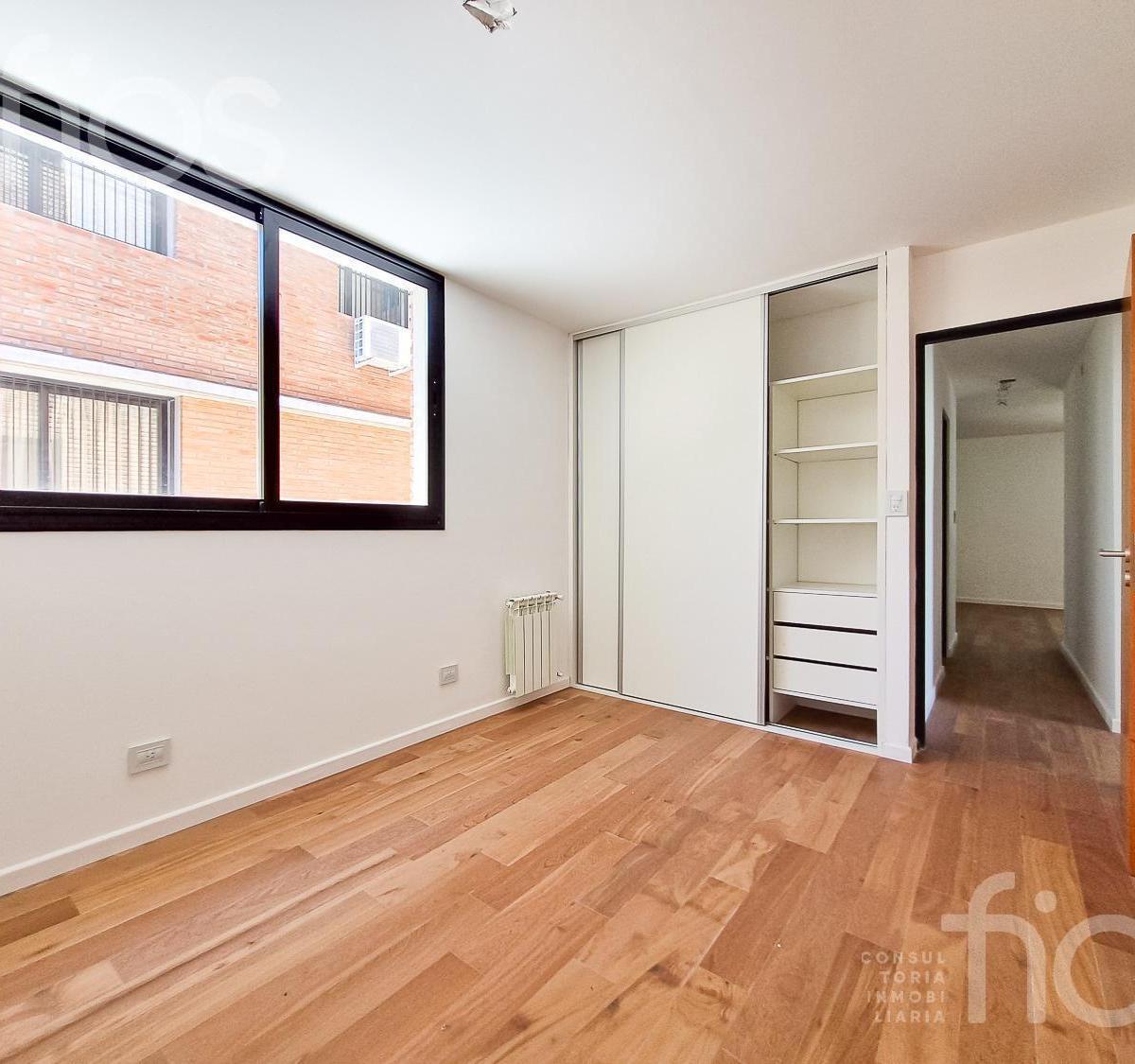 Venta Departamento Tres Dorm. con Balcón y Patio en Arroyito 5