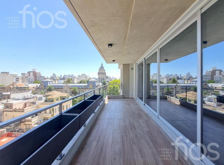 VENTA DEPARTAMENTO PISO EXCLUSIVO TRES DORMITORIOS CON BALCON Y AMENITIES EN ZONA CENTRO