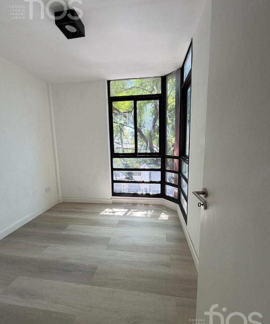 Foto de VENTA DEPARTAMENTO RECICLADO DE UN DORMITORIO CON BALCÓN EN LUIS AGOTE, imagen 3