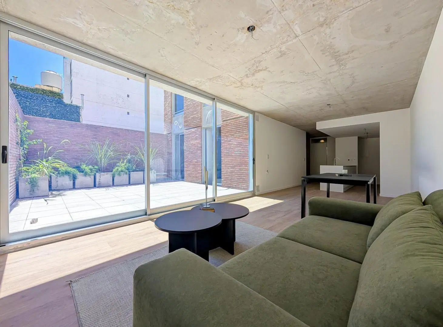 VENTA DEPARTAMENTO  A ESTRENAR DE DOS DORMITORIOS CON PATIO EN PICHINCHA 3