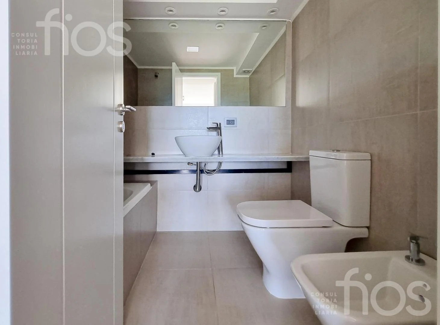 SEMIPISO DE 3 AMBIENTES CON BALCON Y AMENITIES EN PICHINCHA