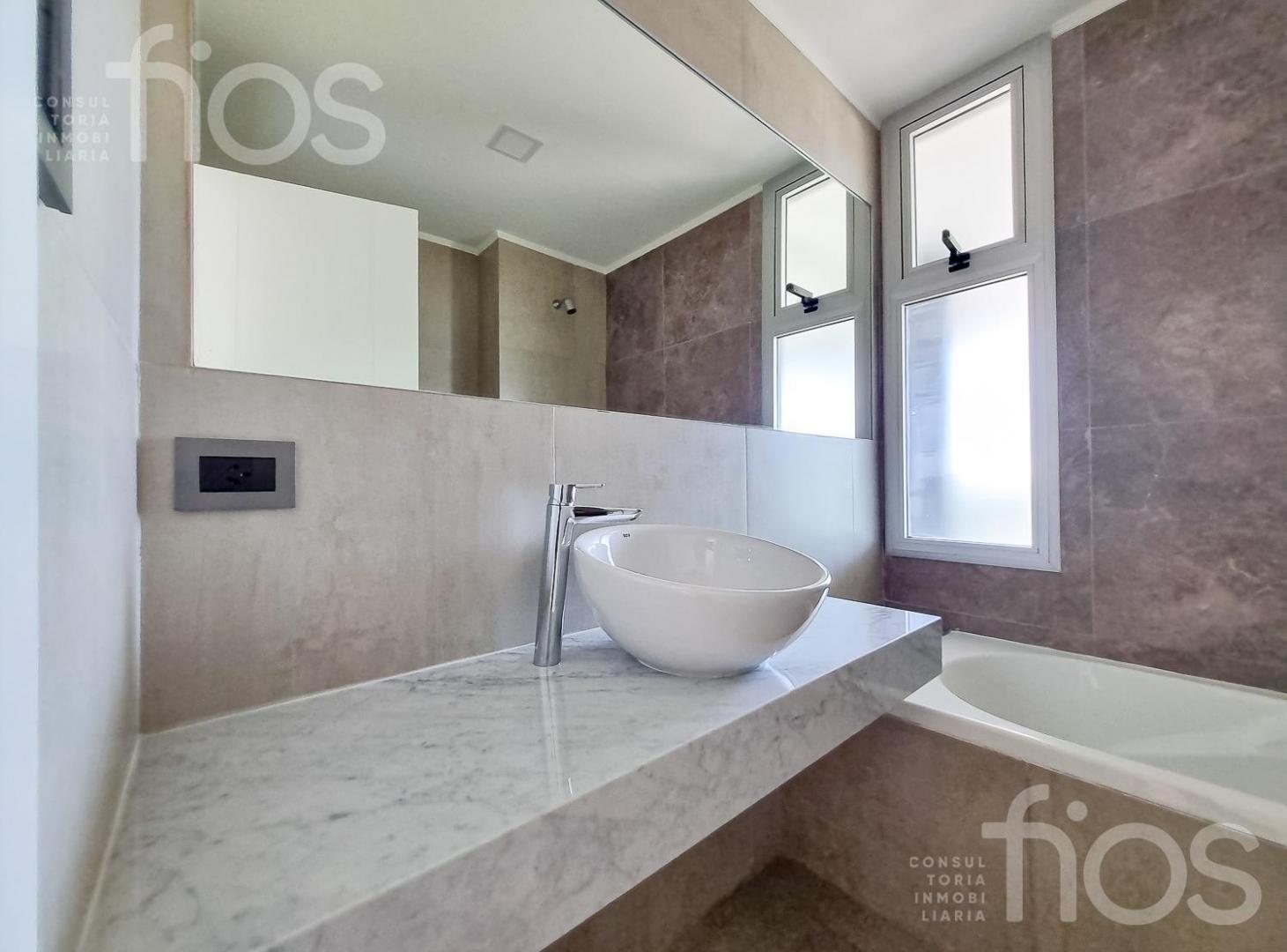 SEMIPISO DE 3 AMBIENTES CON BALCON Y AMENITIES EN PICHINCHA