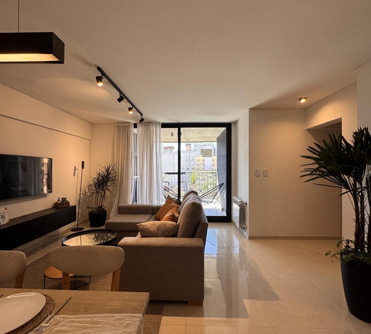 VENTA DEPARTAMENTO EN CONSTRUCCION DE TRES DORMITORIOS CON BALCON Y AMENITIES EN ZONA CENTRO
