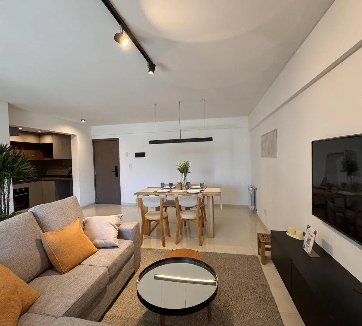 VENTA DEPARTAMENTO EN CONSTRUCCION DE TRES DORMITORIOS CON BALCON Y AMENITIES EN ZONA CENTRO 2