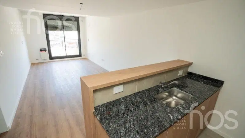 VENTA LOFT A ESTRENAR CON BALCON Y AMENITIES EN ABASTO 2