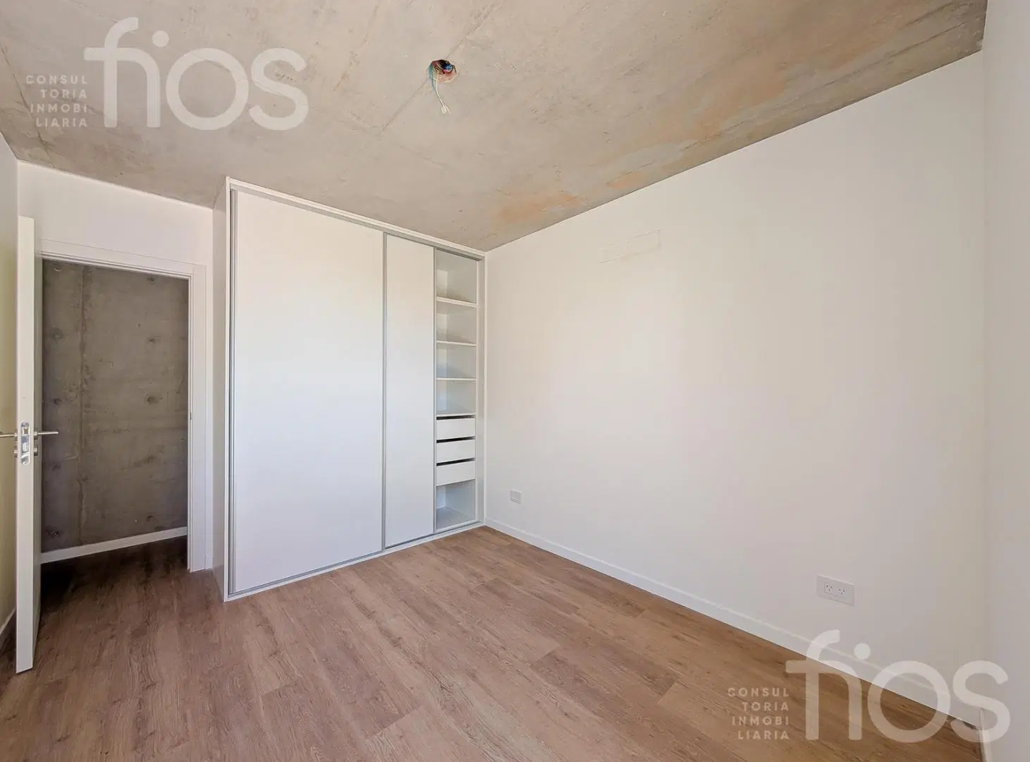 VENTA DEPARTAMENTO EN CONSTRUCCIÓN PISO EXCLUSIVO DE TRES DORMITORIOS CON BALCON EN PICHINCHA 2