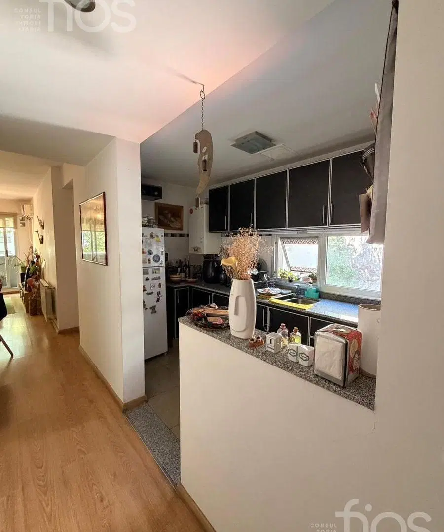 VENTA DEPARTAMENTO DE DOS DORMITORIOS CON BALCON, COCHERA Y AMENITIES EN LOURDES 3