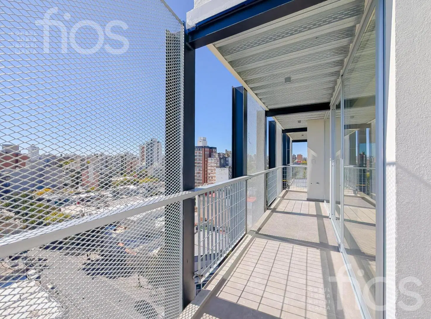 VENTA DEPARTAMENTO PREMIUM A ESTRENAR  TRES DORMITORIOS CON BALCON Y AMENITIES EN LOURDES 2