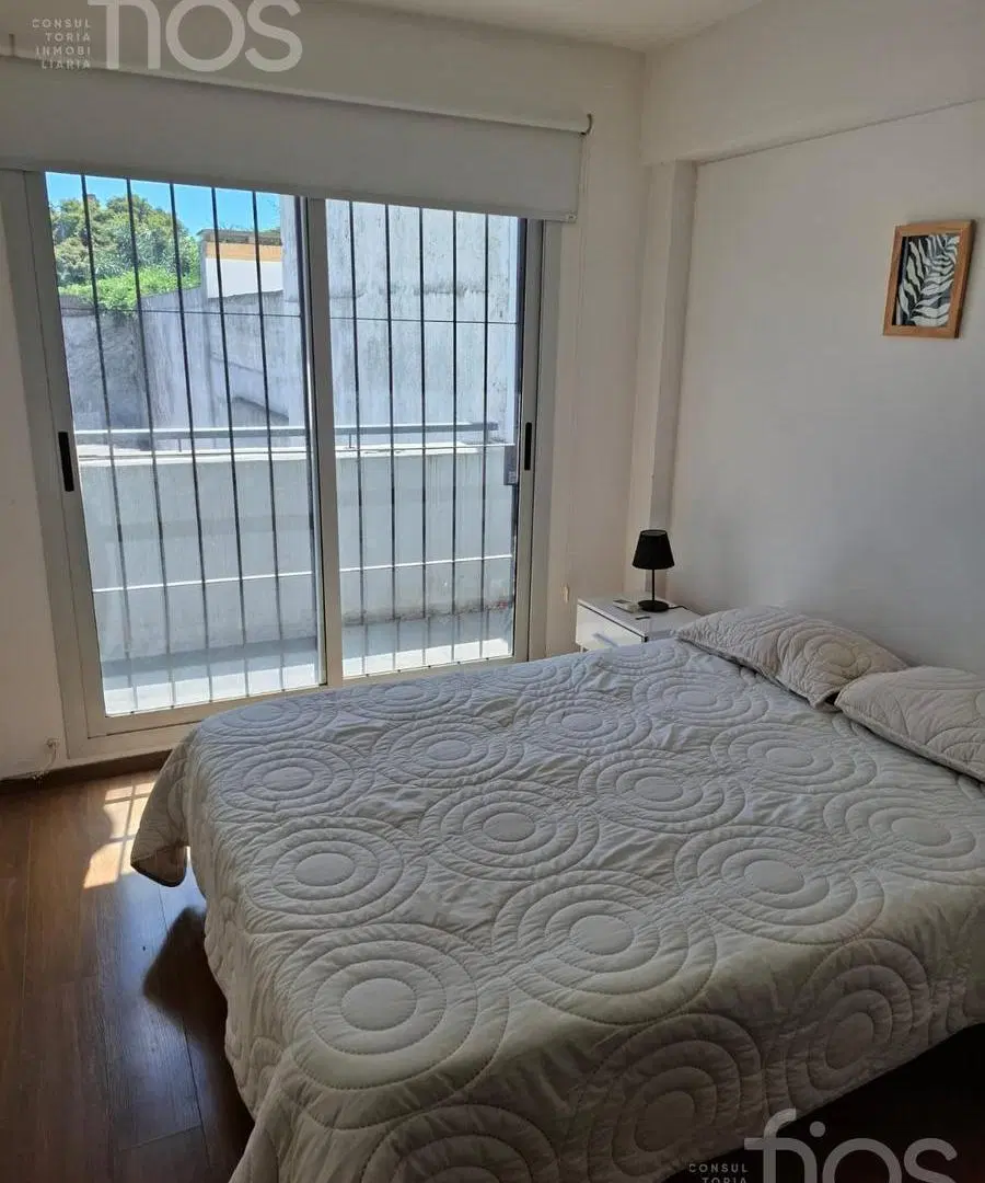 VENTA DEPARTAMENTO DE DOS DORMITORIOS CON BALCON, COCHERA Y AMENITIES EN ABASTO 5
