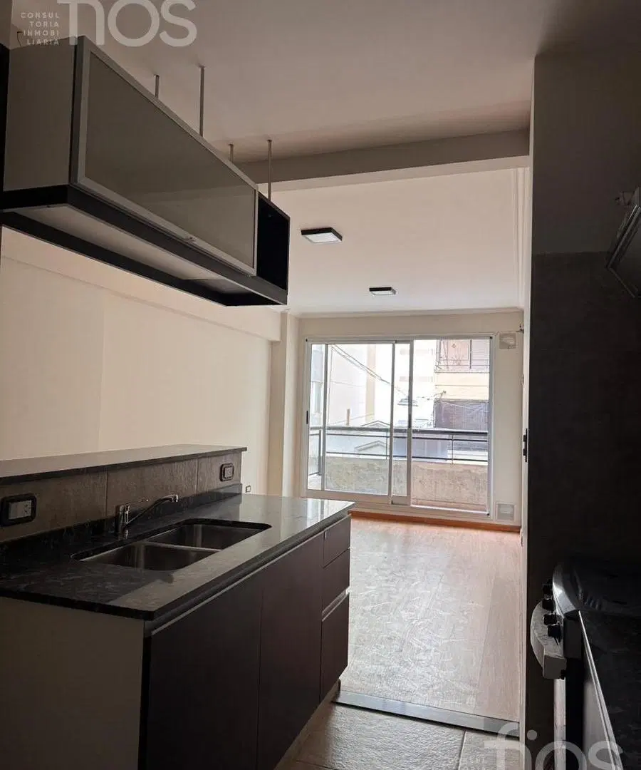 VENTA DEPARTAMENTO SEMIPISO DE 1 DORMITORIO CON DOBLE BALCON Y AMENITIES EN ZONA RIO 8