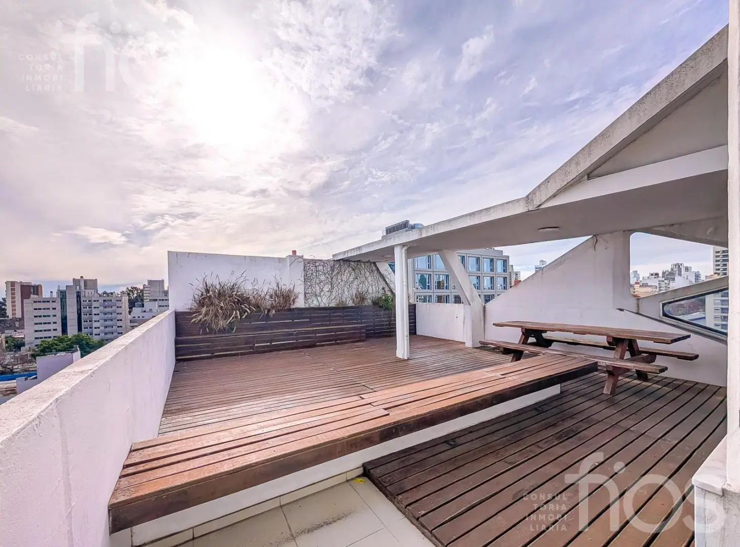 VENTA DEPARTAMENTO SEMIPISO DE DOS DORMITORIOS CON BALCON - OPCIONAL COCHERA - EN PICHINCHA 3