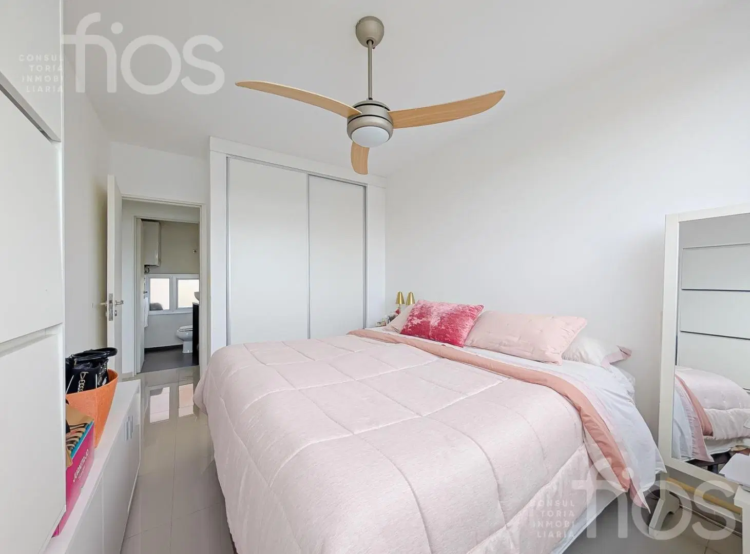 VENTA DEPARTAMENTO SEMIPISO DE DOS DORMITORIOS CON BALCON - OPCIONAL COCHERA - EN PICHINCHA 4