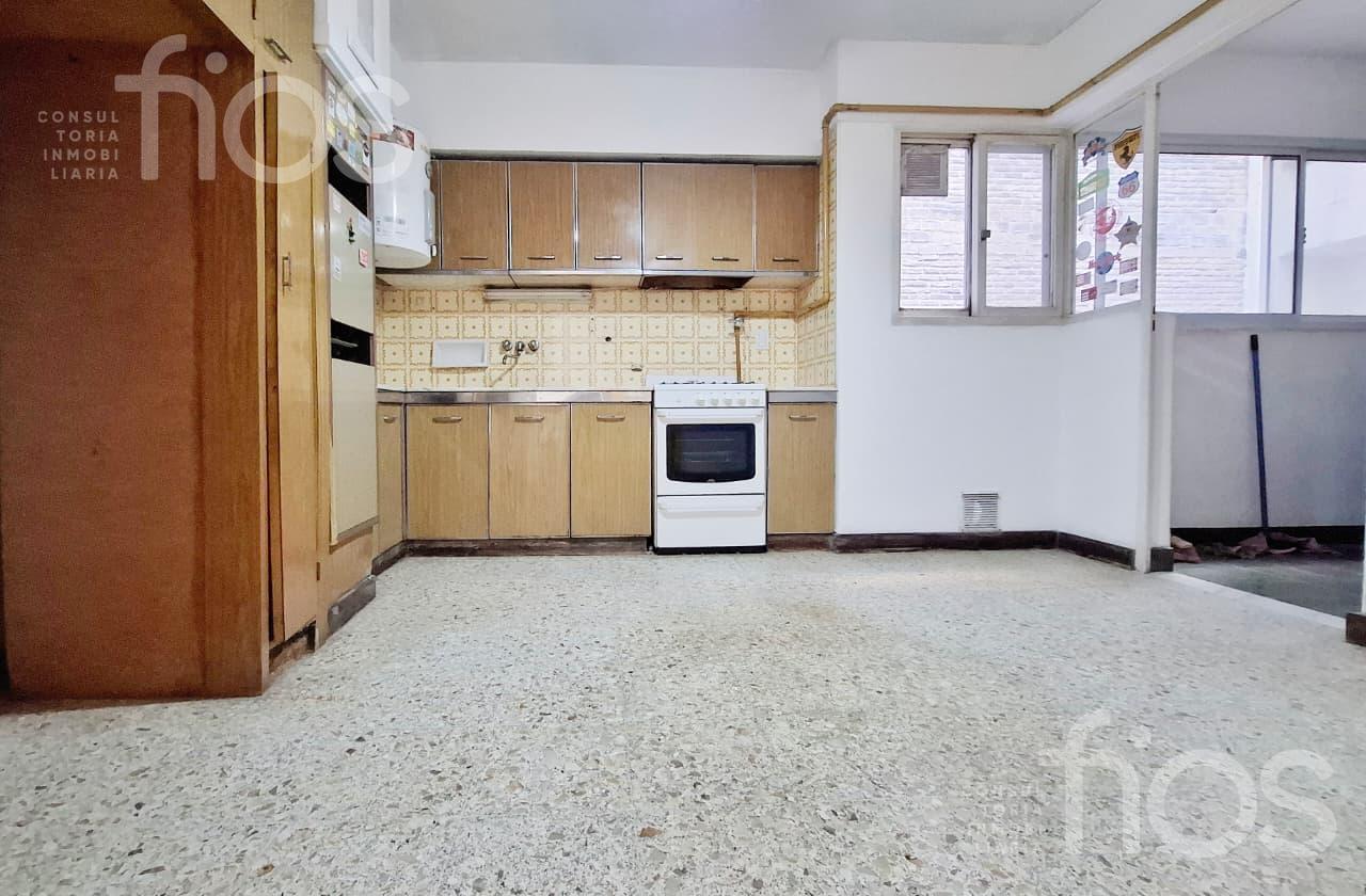 Foto de VENTA DEPARTAMENTO DE DOS DORMITORIOS CON BALCON CORRIDO AL FRENTE SOBRE AV. PELLEGRINI, imagen 5