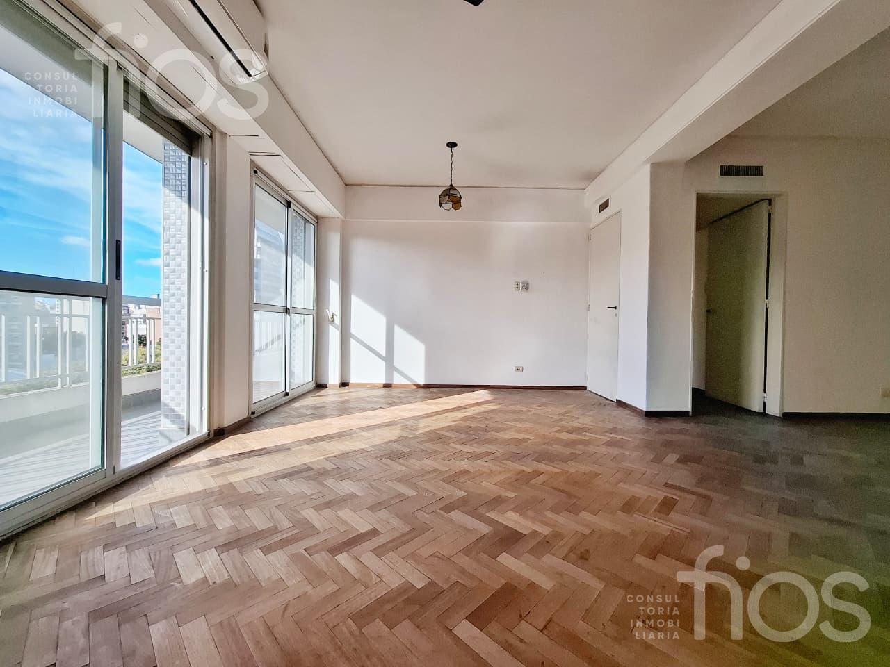 Foto de VENTA DEPARTAMENTO DE DOS DORMITORIOS CON BALCON CORRIDO AL FRENTE SOBRE AV. PELLEGRINI, imagen 1