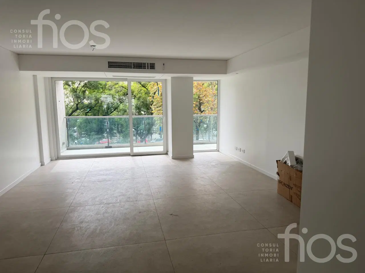 VENTA DEPARTAMENTO A ESTRENAR CON VISTAS AL RIO TRES DORMITORIOS CON BALCON Y AMENITIES EN ZONA RIO 3