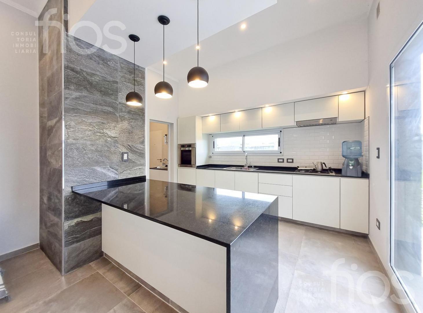 Foto de VENTA CASA A ESTRENAR DE DOS DORMITORIOS CON PILETA Y COCHERA EN DON MATEO, imagen 5