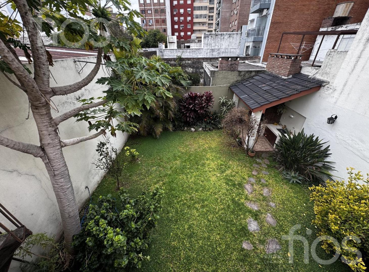 Foto de VENTA CASA – IDEAL PARA DESARROLLADORA O PROYECTO INMOBILIARIO EN ABASTO, imagen 2