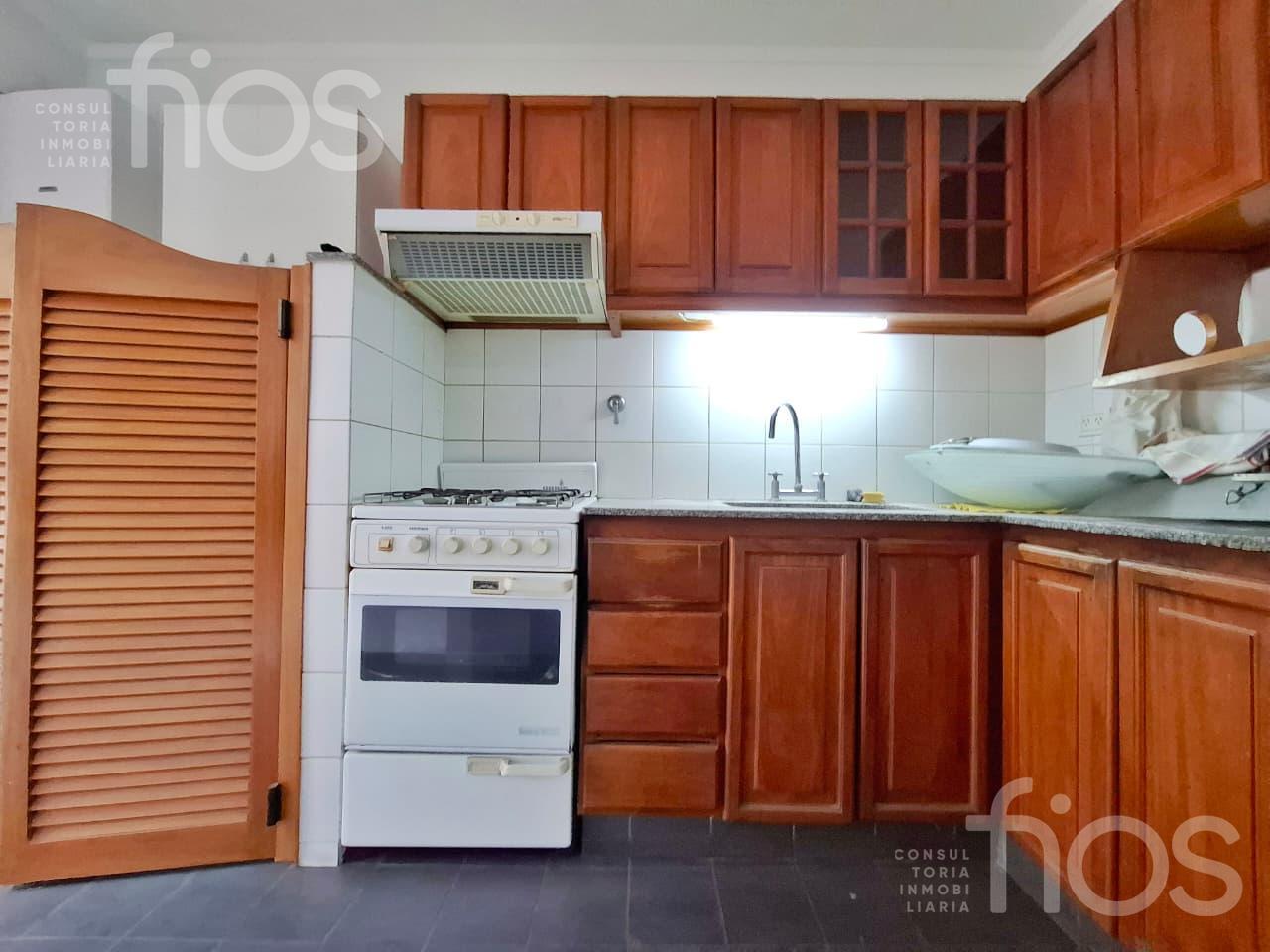 Foto de VENTA DEPARTAMENTO SEMIPISO 2 DORMITORIOS BALCON EN BARRIO MARTIN, imagen 2