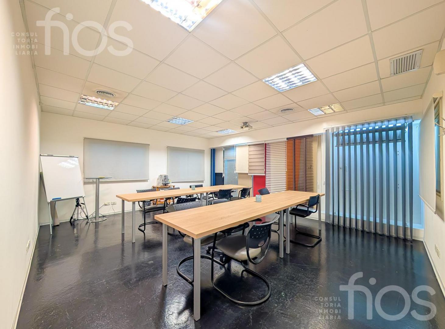 Foto de VENTA LOCAL COMERCIAL CON OFICINAS Y DEPOSITO DE 777 M² EN ECHESORTU, imagen 3
