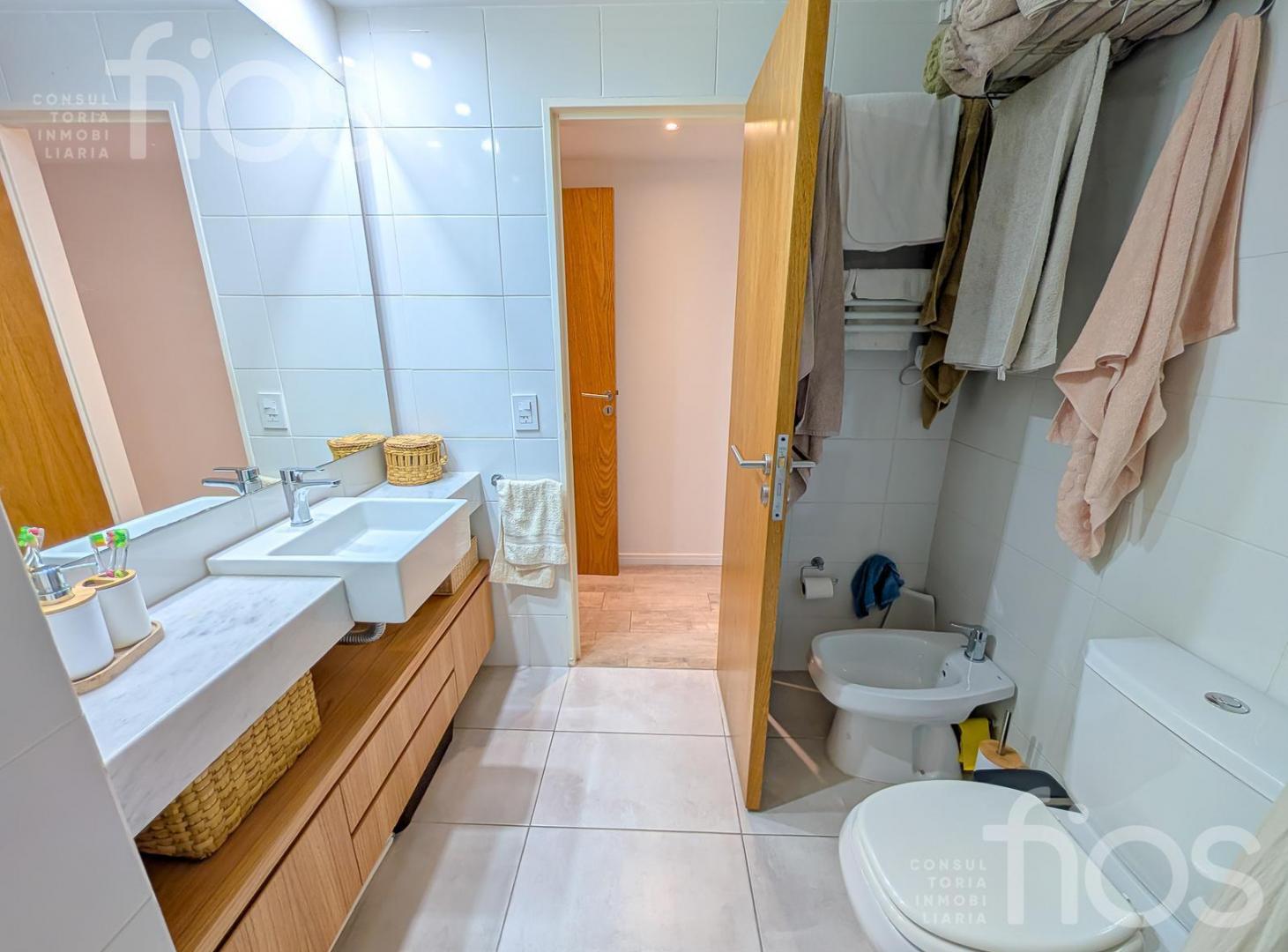 Foto de VENTA DEPARTAMENTO 2 DORMITORIOS CON COCHERA EN BARRIO MARTÍN, imagen 5