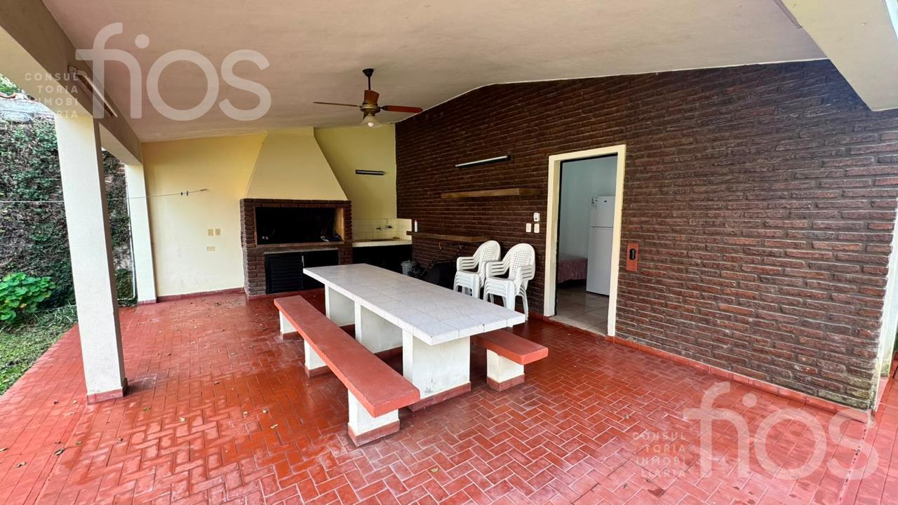 Foto de VENTA CASA 1 DORMITORIO CON PARQUE, PILETA Y QUINCHO EN FUNES, imagen 3