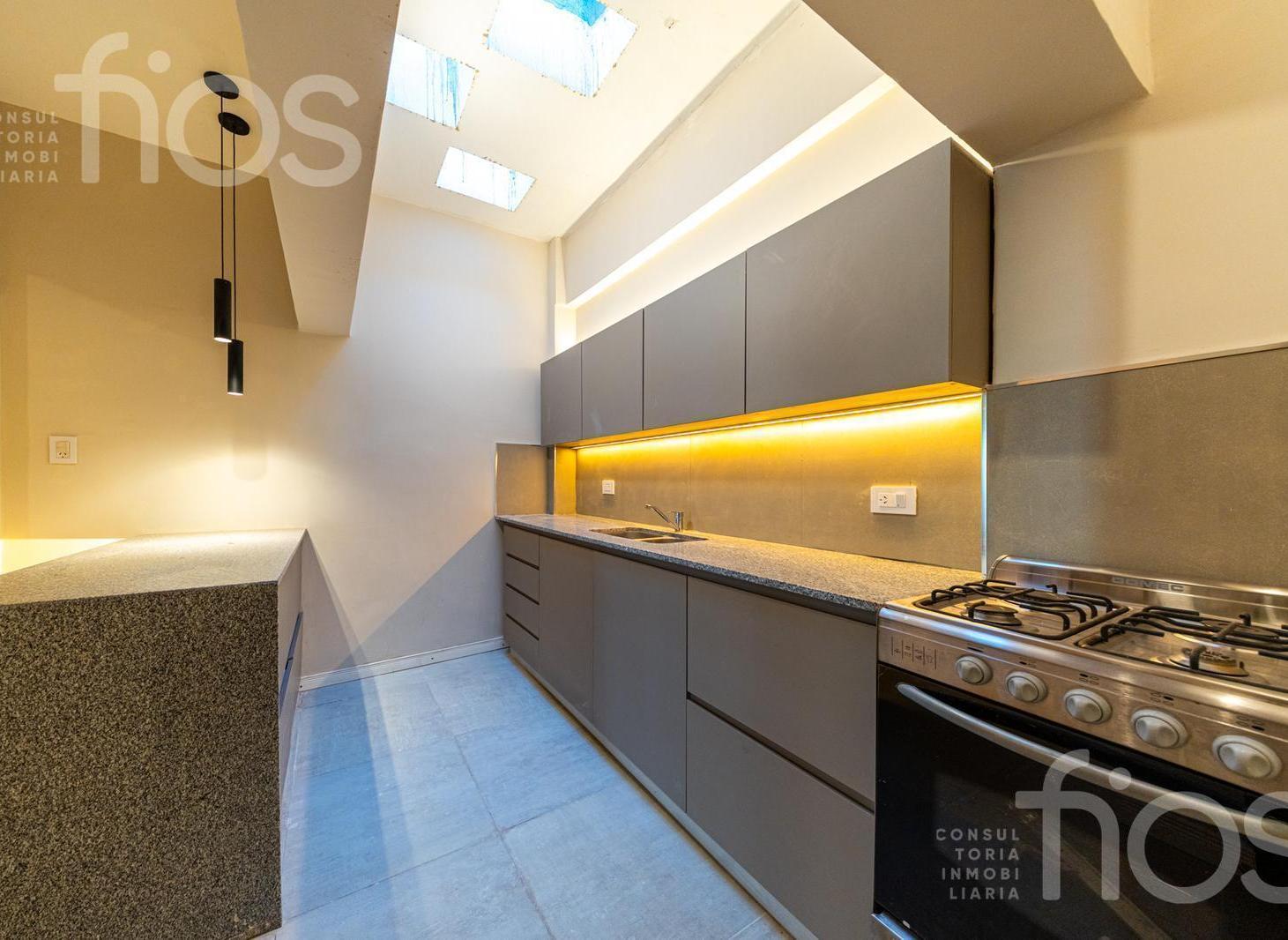 Foto de VENTA DEPARTAMENTO DUPLEX RECICLADO CON 3 DORMITORIOS Y TERRAZA, imagen 1