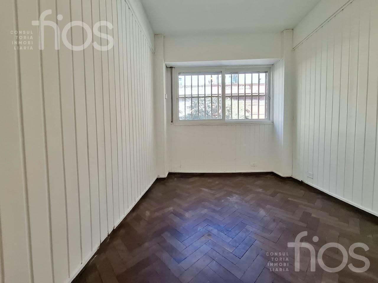 Foto de VENTA DEPARTAMENTO DE 2 DORMITORIOS CON BALCON Y PATIO EN BARRIO CENTRO, imagen 5