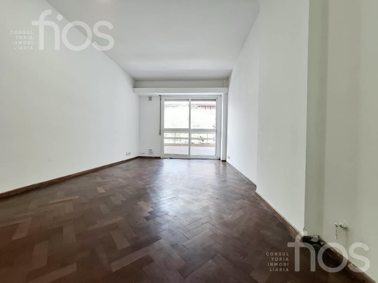 Foto de VENTA DEPARTAMENTO DE 2 DORMITORIOS CON BALCON Y PATIO EN BARRIO CENTRO, imagen 1