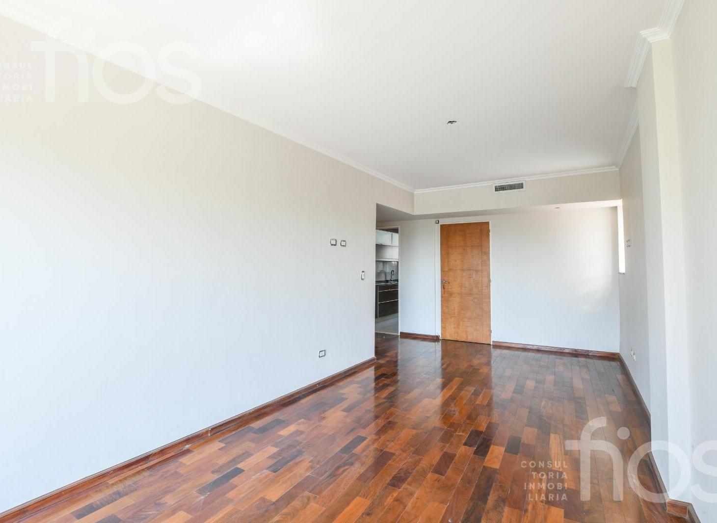 Foto de VENTA DEPARTAMENTO EN PISO EXCLUSIVO DE TRES DORMITORIOS CON BALCON Y, imagen 5