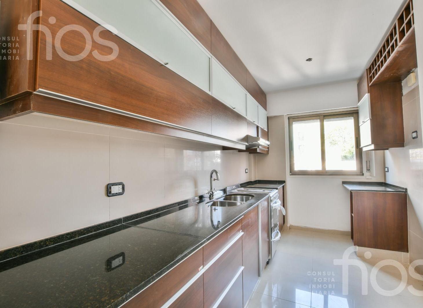 Foto de VENTA DEPARTAMENTO EN PISO EXCLUSIVO DE TRES DORMITORIOS CON BALCON Y, imagen 3