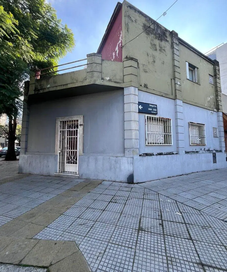 EXCELENTE LOTE EN ESQUINA - VILLA DEL PARQUE 2