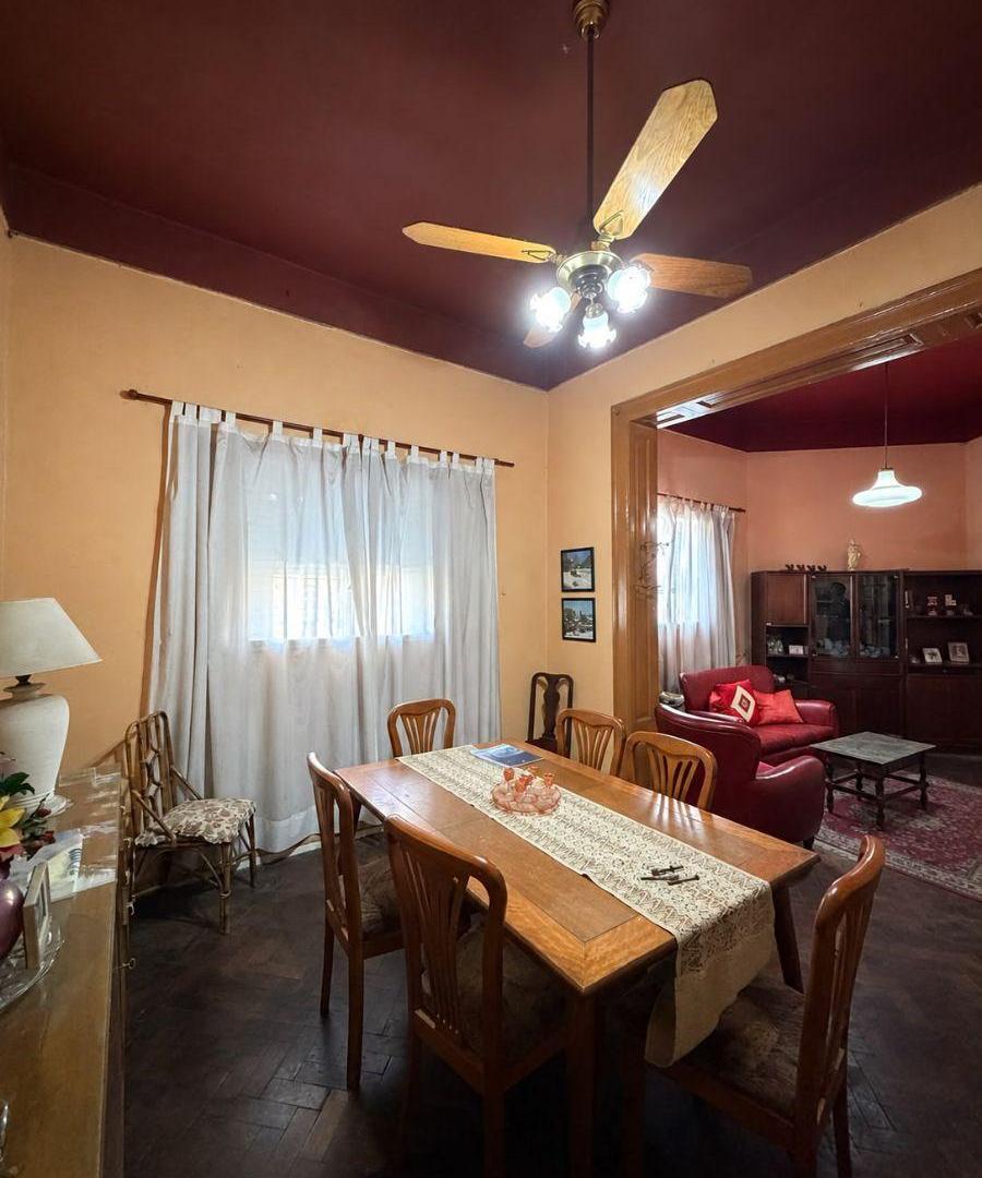 Foto de VENTA CASA 6 AMB EN VILLA DEL PARQUE, imagen 4