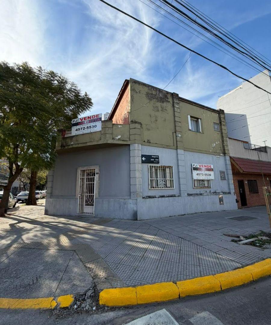 Foto de VENTA CASA 6 AMB EN VILLA DEL PARQUE, imagen 2