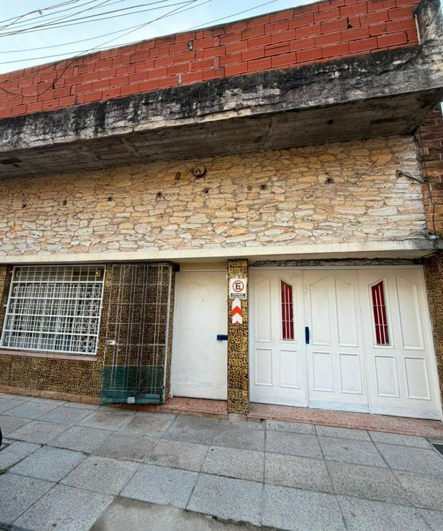 Foto de Venta casa sobre lote propio de 8,66 x 14,75 en Villa Pueyrredon, imagen 1