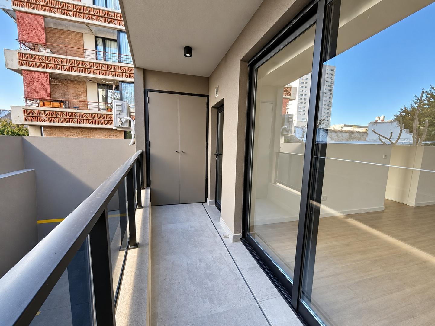 Foto de 3 ambientes con patio, suite y balcón en Palermo, imagen 2